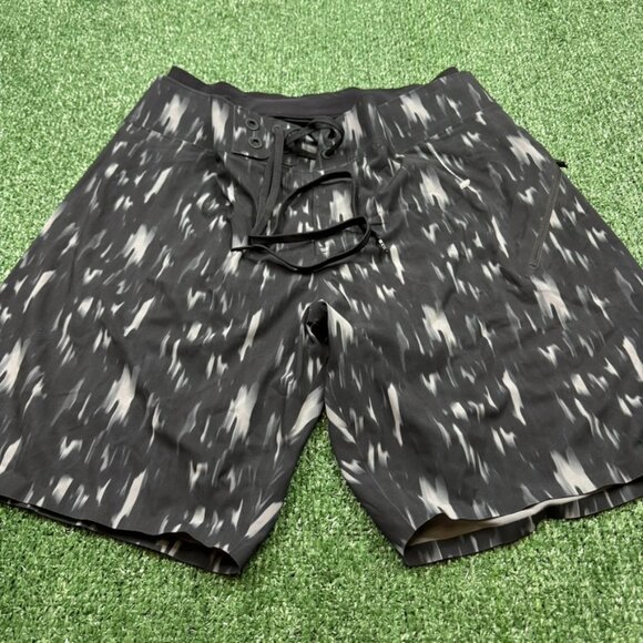 Lululemon Board Shorts Men's Size 32 Black Drawstring Swim Trunks Performance - Picture 2 of 8